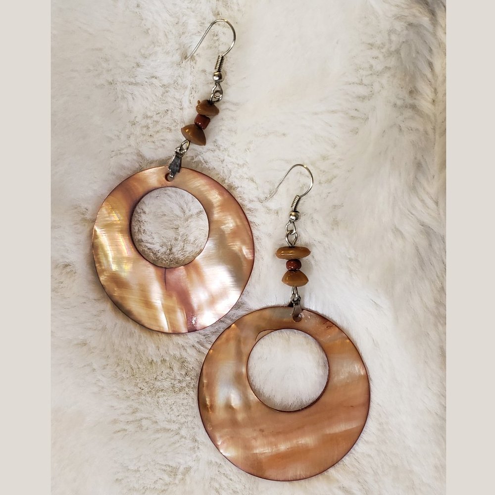Light Brown Hawaiian Beaded Disc Earrings - Picture 1 of 4